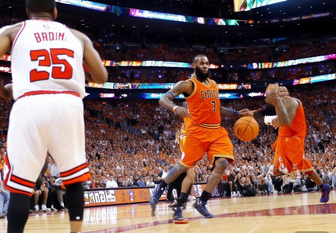 2015年NBA季后赛：骑士公牛第五战扣篮三分定胜负经典回顾(图2)